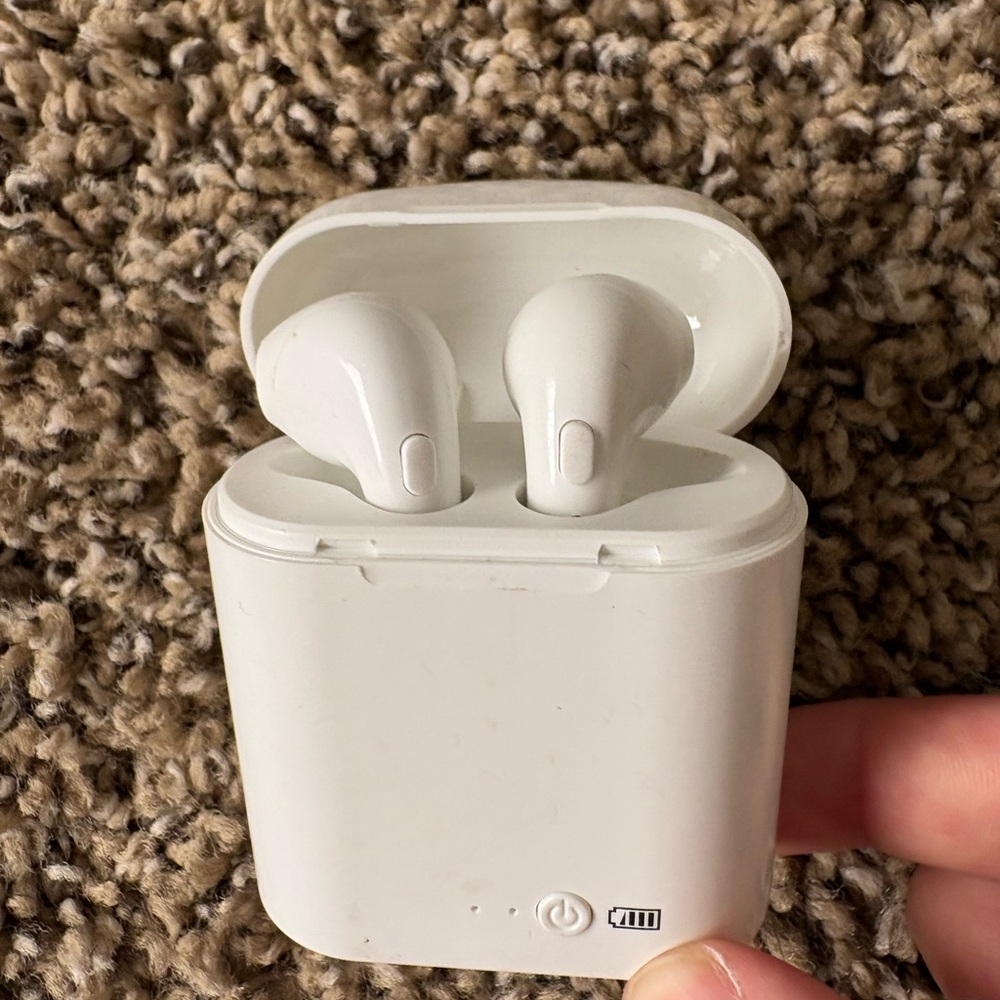 Wireless White Earbud Headphones